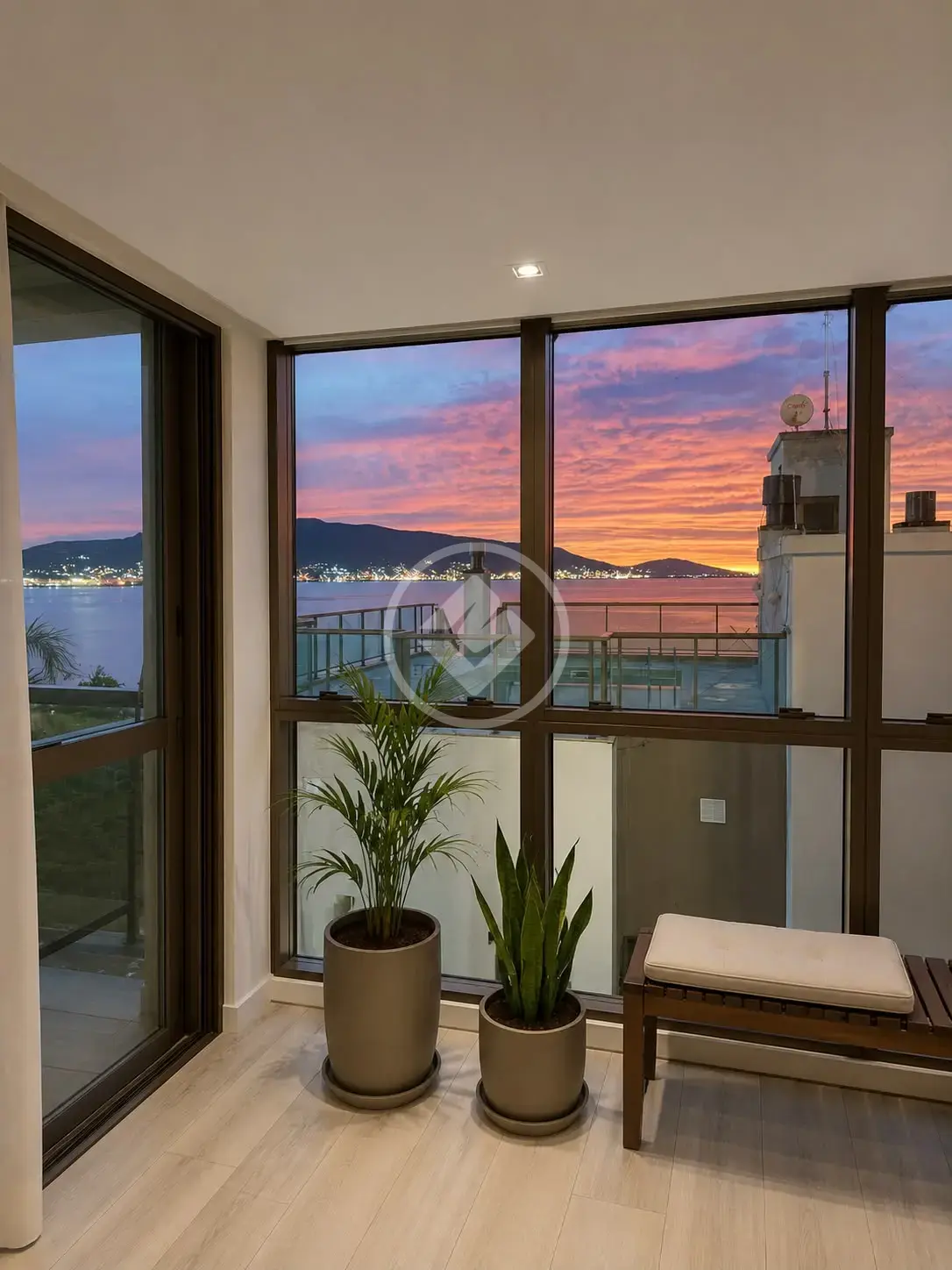 Apartamento Coqueiros, Florianópolis - SC — foto 1