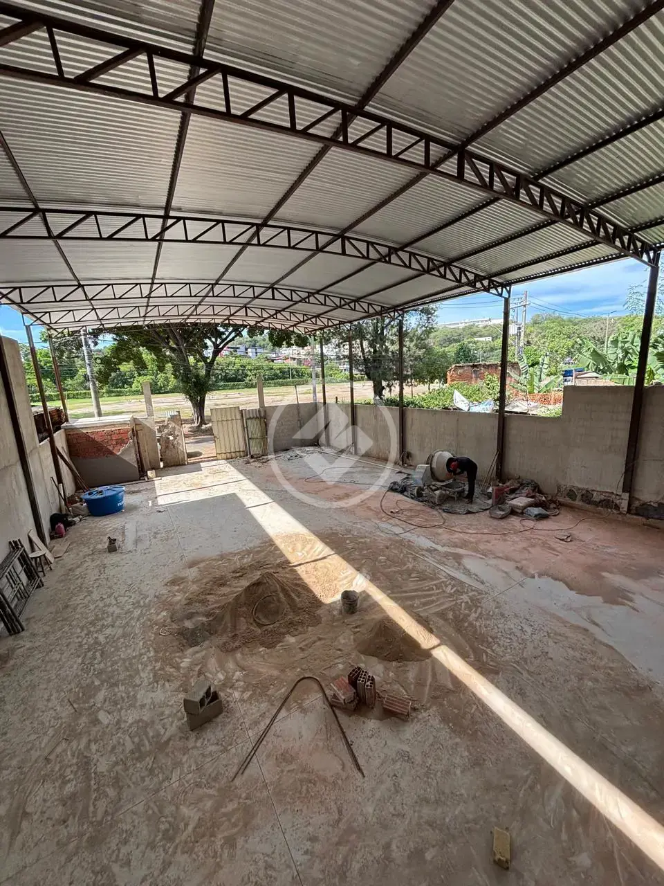 Ponto comercial, loja + galpão no Centro!