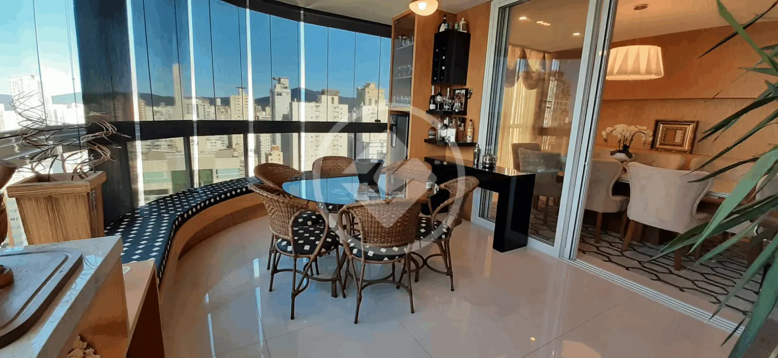 Apartamento 4 Suítes _ Alto Padrão