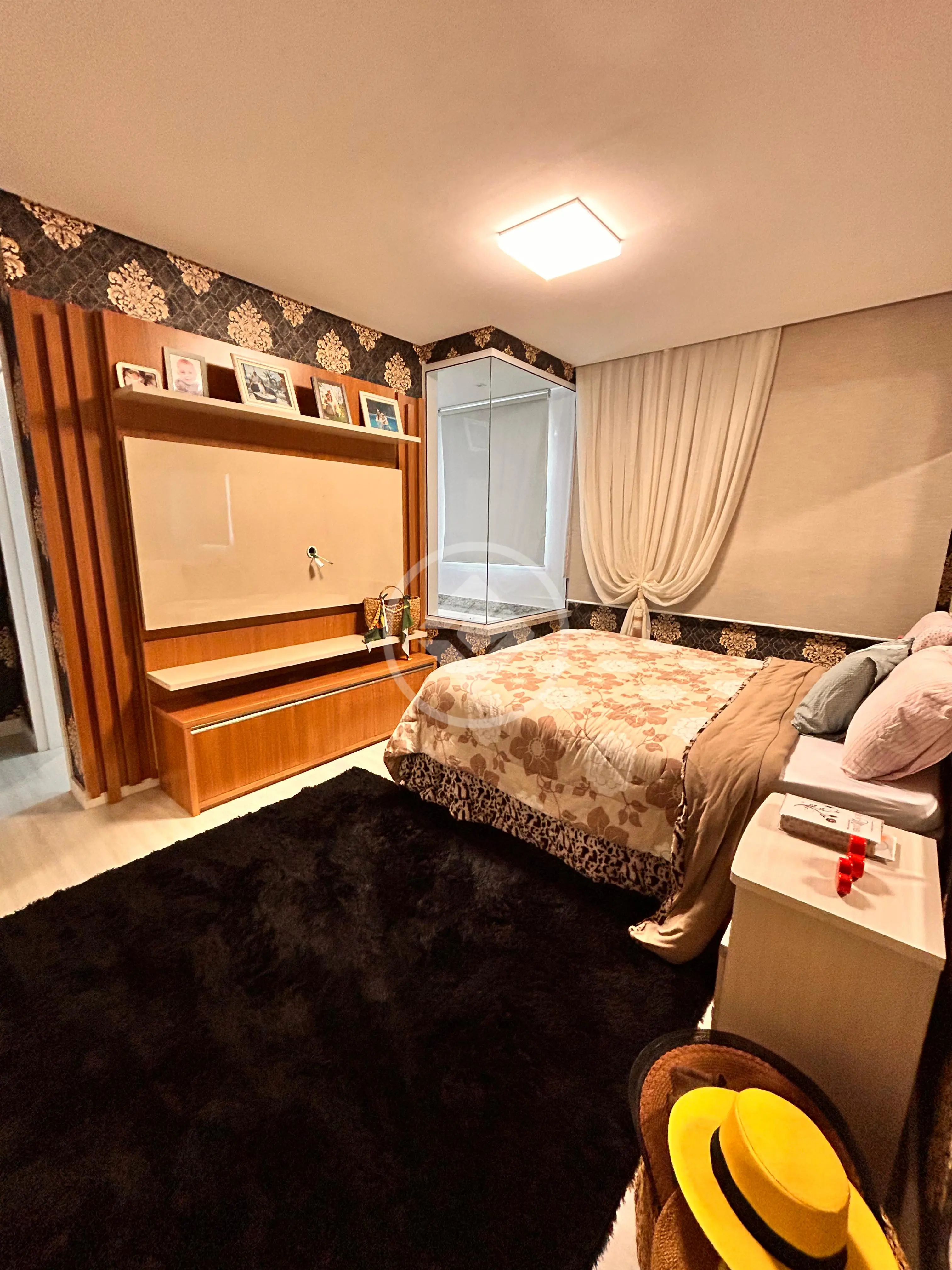 Apartamento 03 Suítes, finamente mobiliado na Meia Praia - Home Club