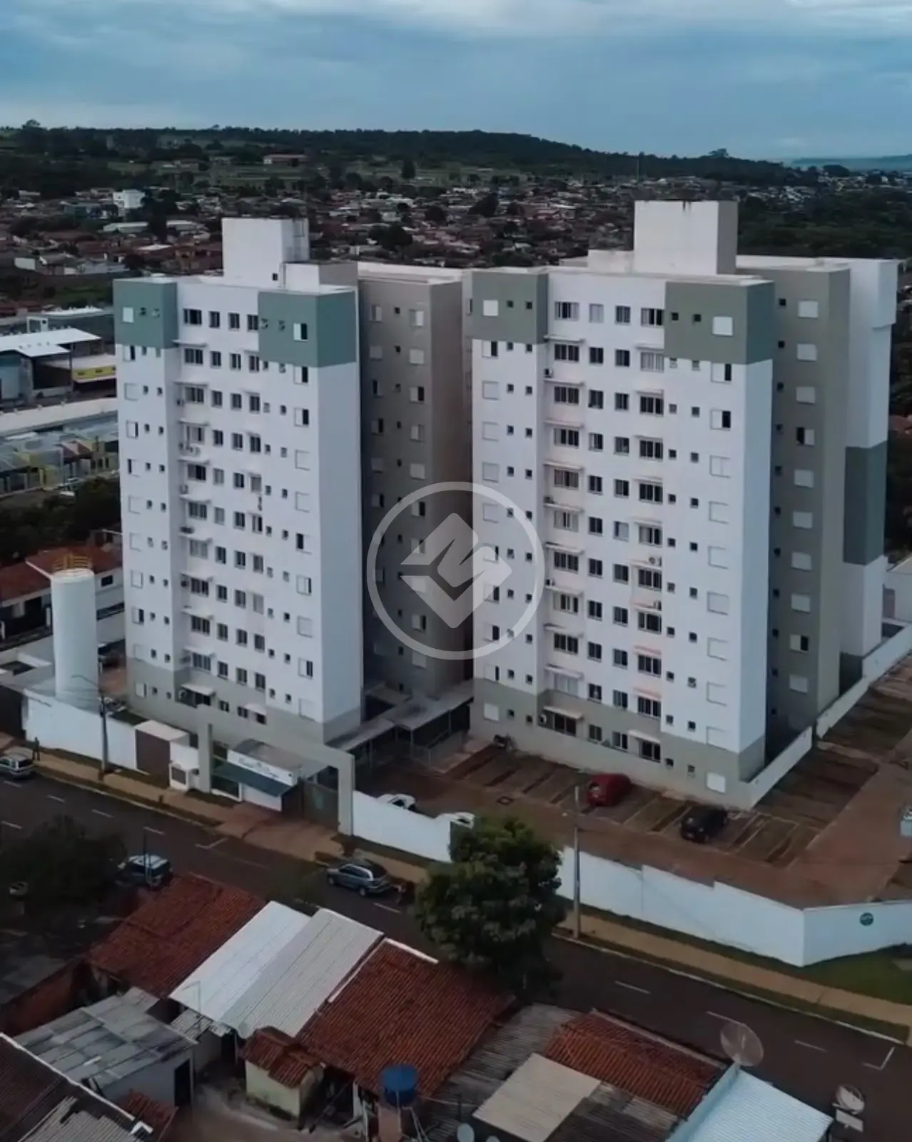 OPORTUNIDADE NO RESIDENCIIAL MANOEL BORGES, APARTAMENTO COM 2 QUARTOS 1 SUÍTE.