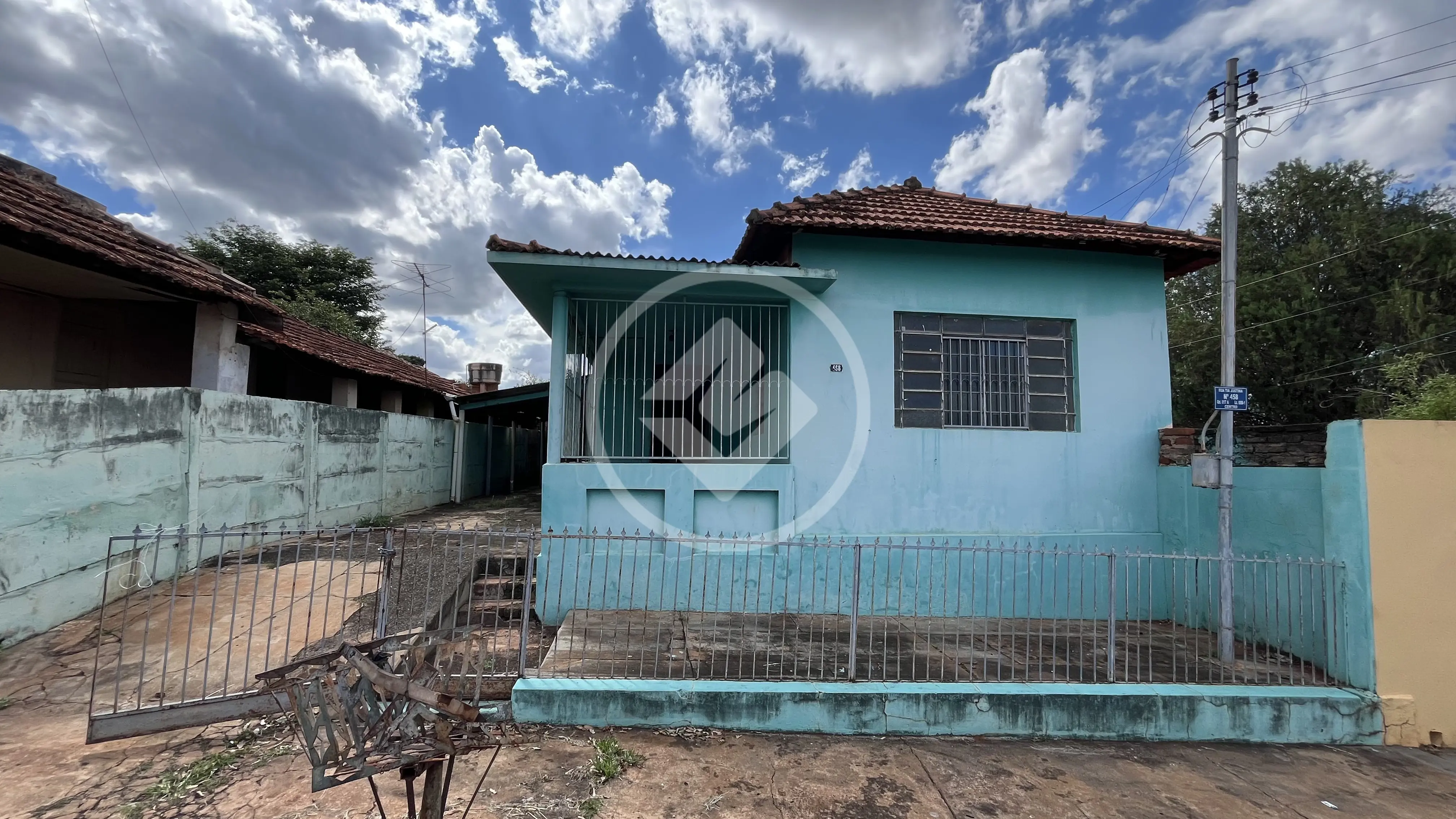 Casa à venda no Centro de Jataí - Ótima Oportunidade para Investimento!