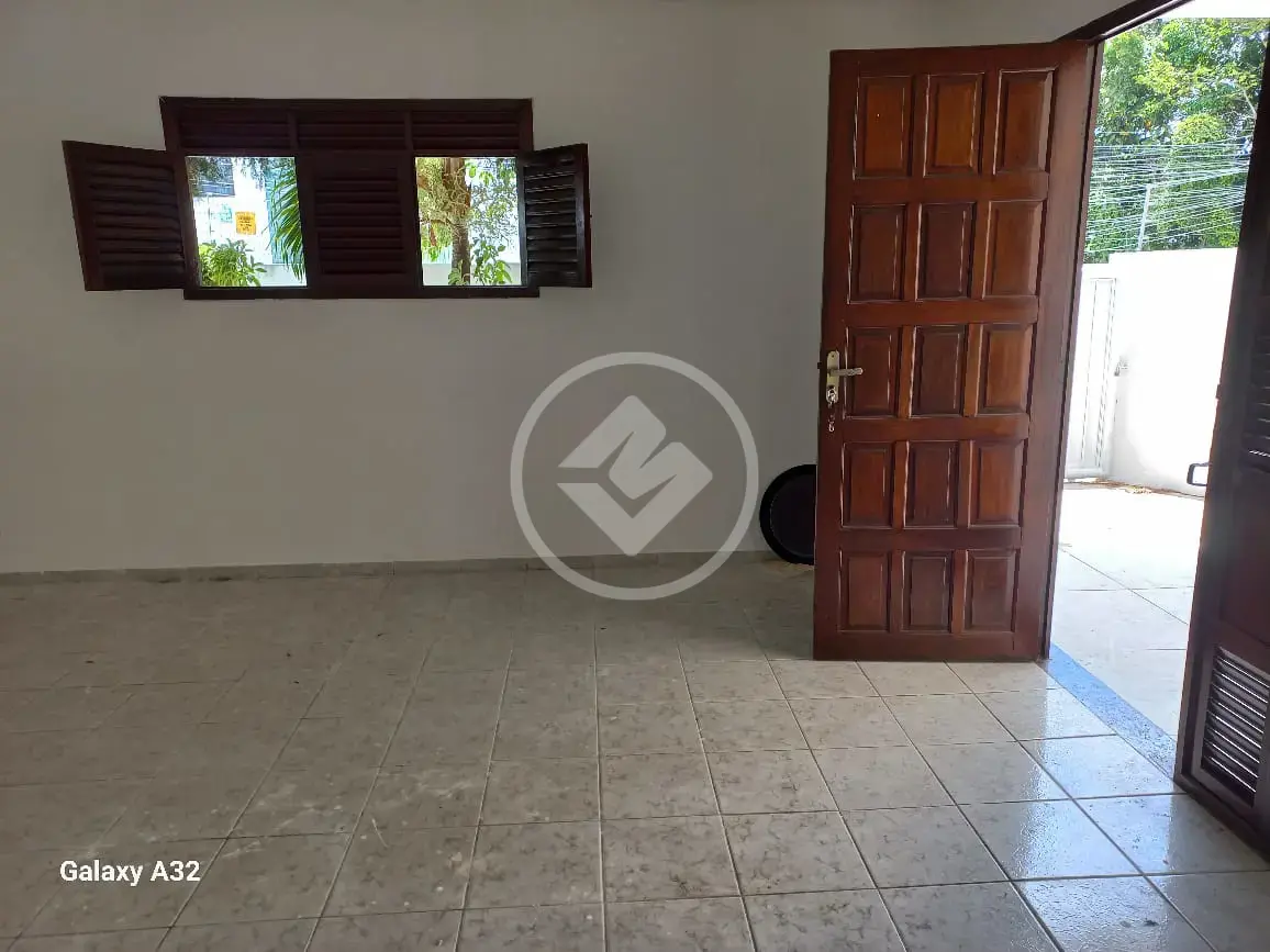 🏡 Linda Casa Reformada à Venda na Melhor Localização do José Américo!