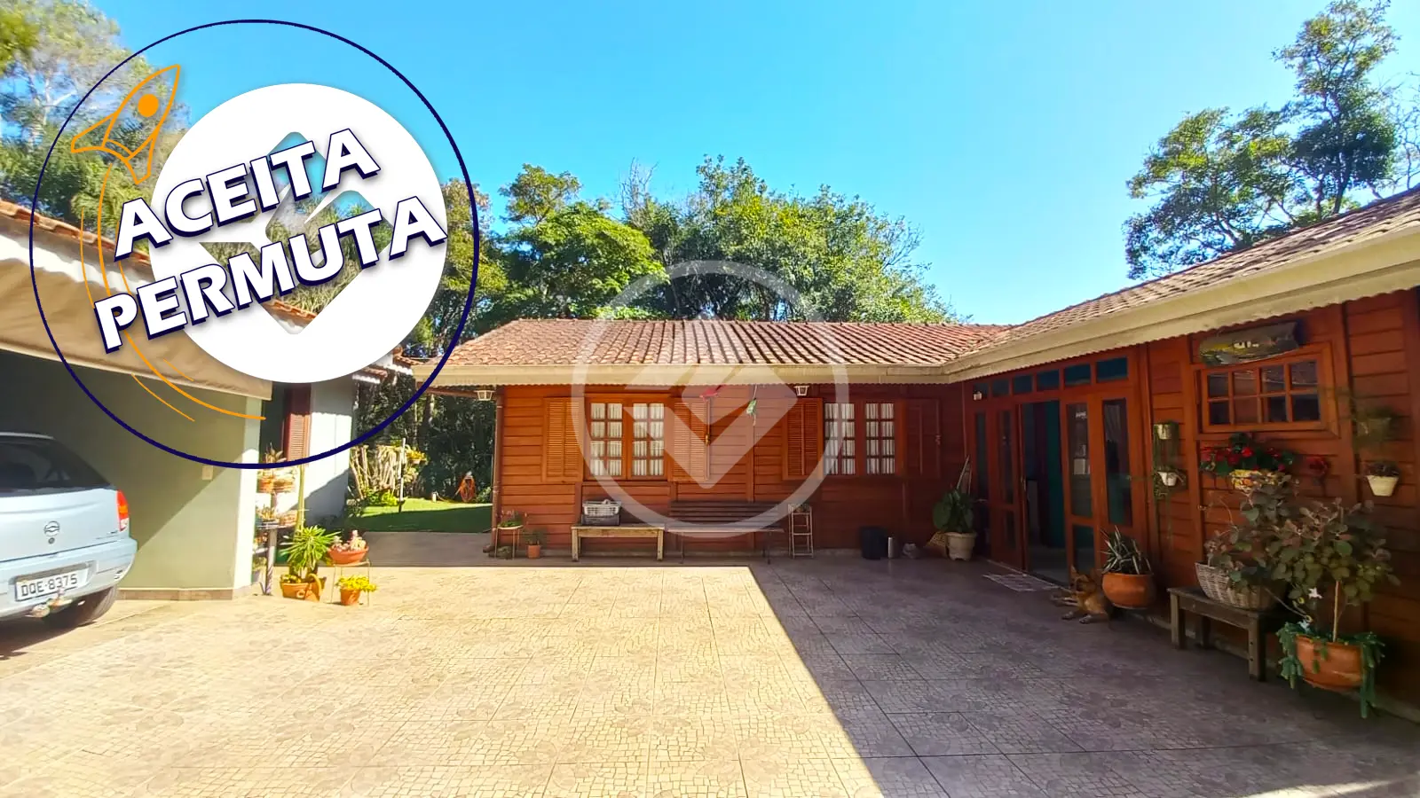 Chácara no pé da Serra do Japi - 3 casas - salão de festas