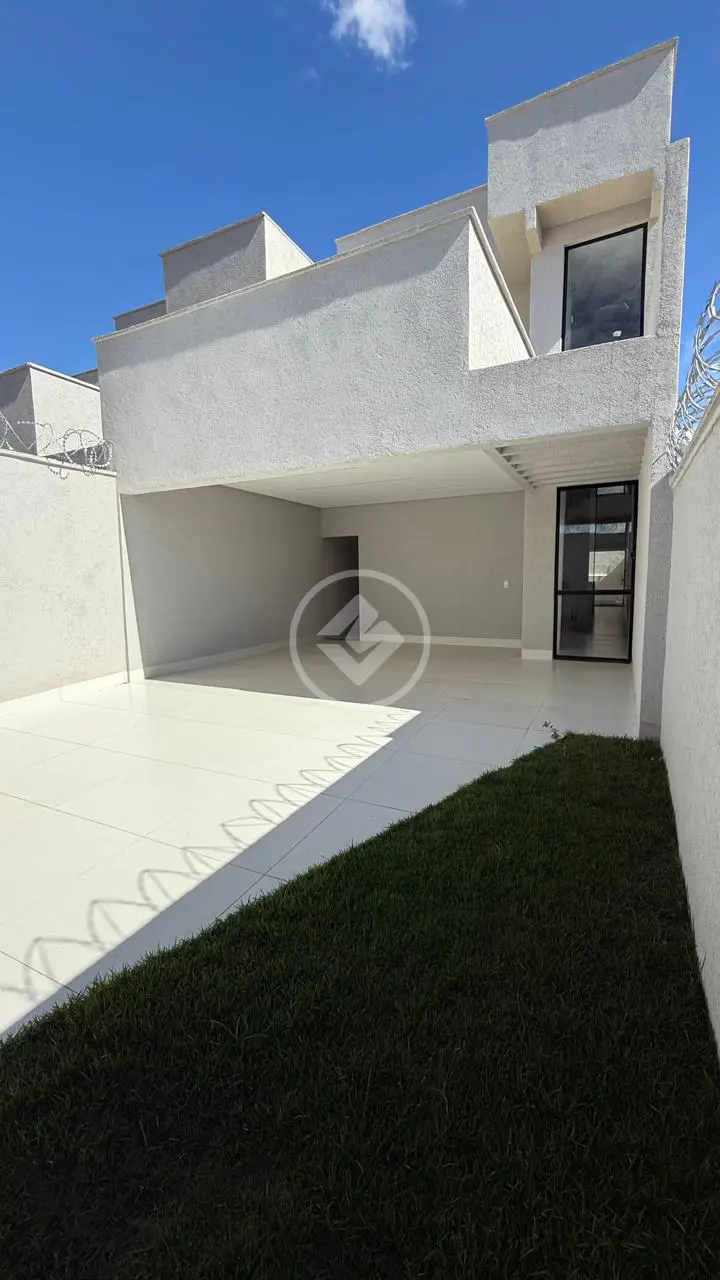 Sobrado 3 Suítes 179 m² com Piscina | Setor Moinho dos Ventos - Goiânia
