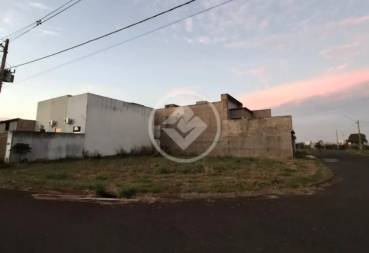 Terreno Comercial à Venda no Residencial Campos Elíseos