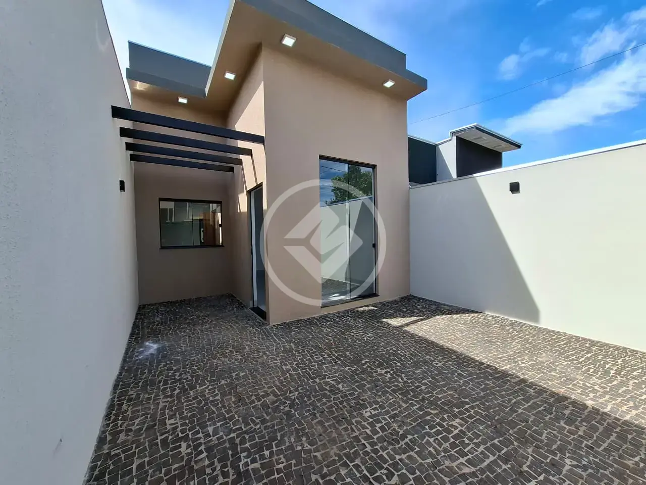 CASA Á VENDA / JARDIM HELENA