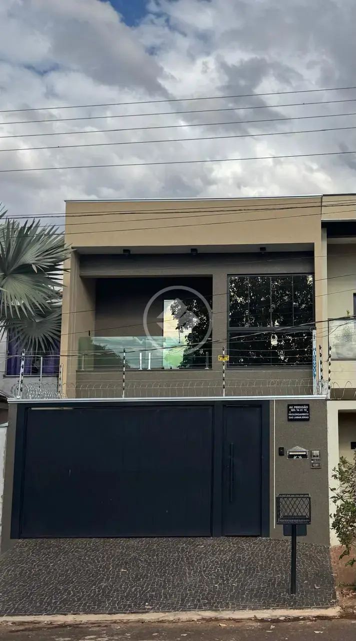 Sobrado 4 quartos no Parque das Laranjeiras Prolongamento, Rio Verde — foto 1 de 6