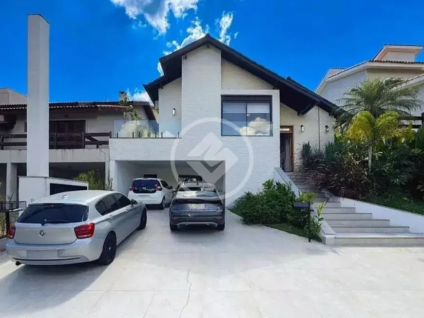 Casa à venda, 350mts2, 4 suítes , 4 vagas, lazer completo, Condomínio Alpha 10, Alphaville