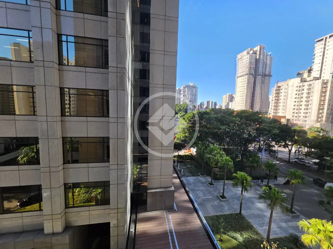 Sala Comercial no Indianópolis, São Paulo — foto 1 de 6