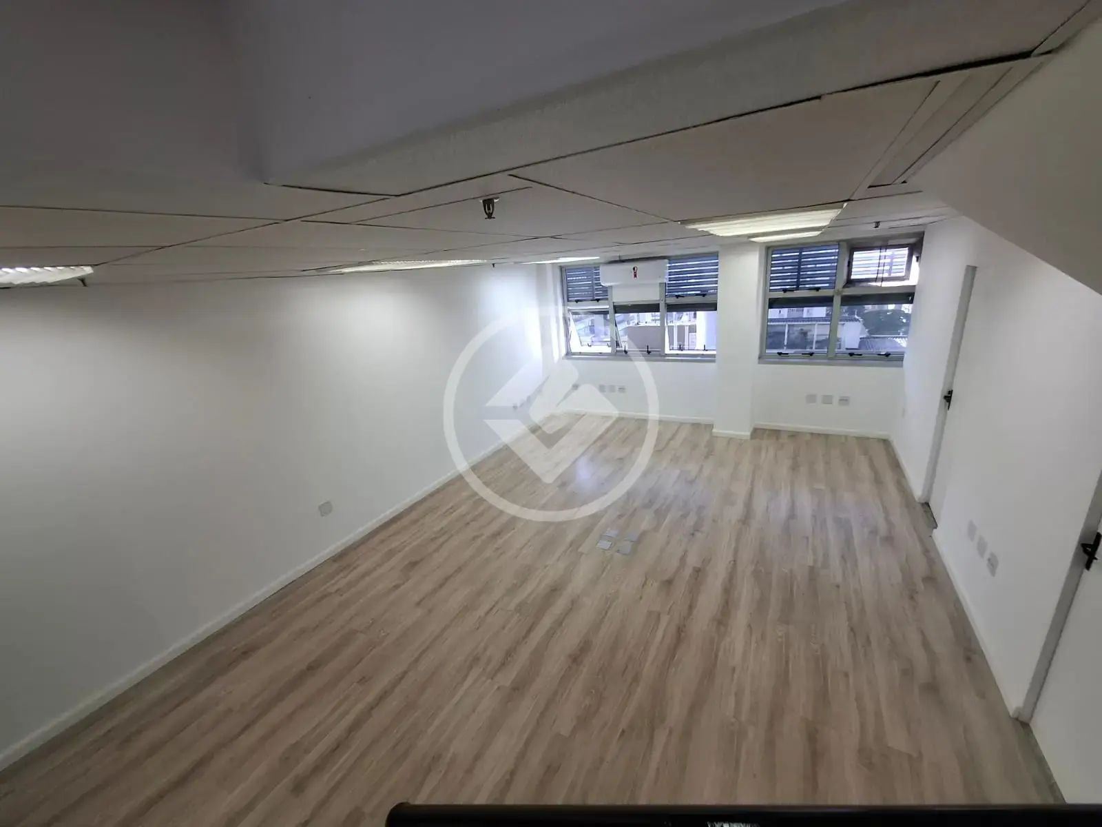 Sala Comercial no Moema, São Paulo — foto 1 de 6