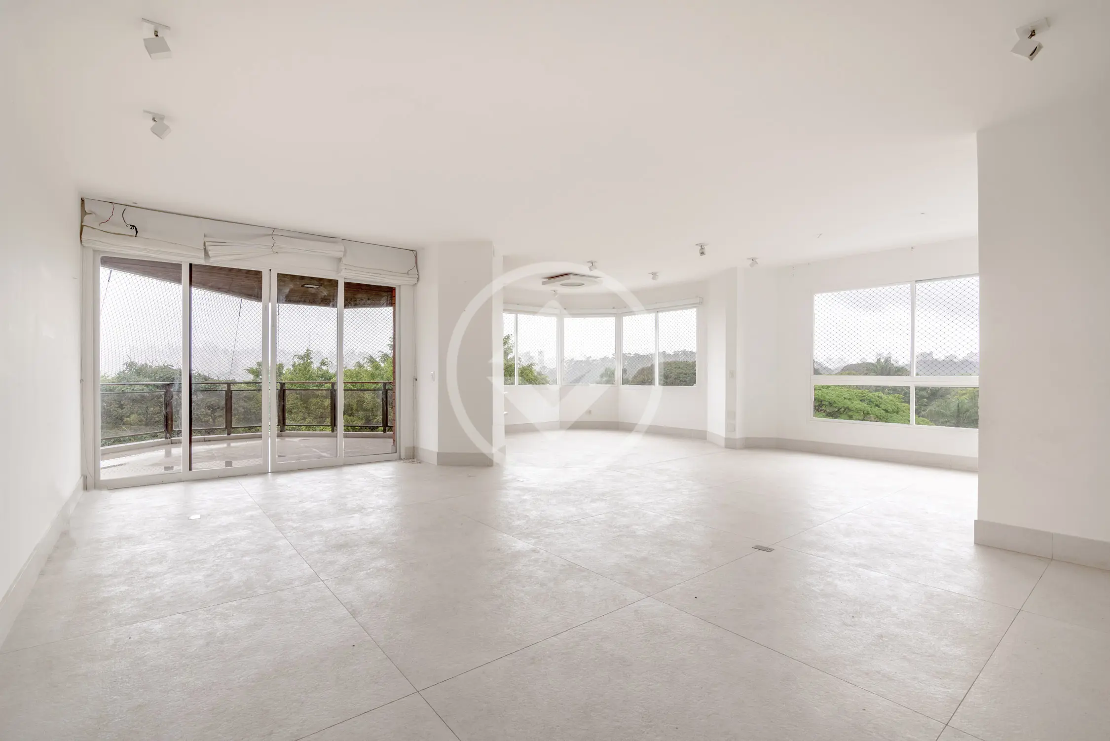 APARTAMENTO 260 M², 4 DORM. SENDO 2 SUÍTE, 3 VAGAS, DEPÓSITO | VILA NOVA CONCEIÇÃO | VENDA
