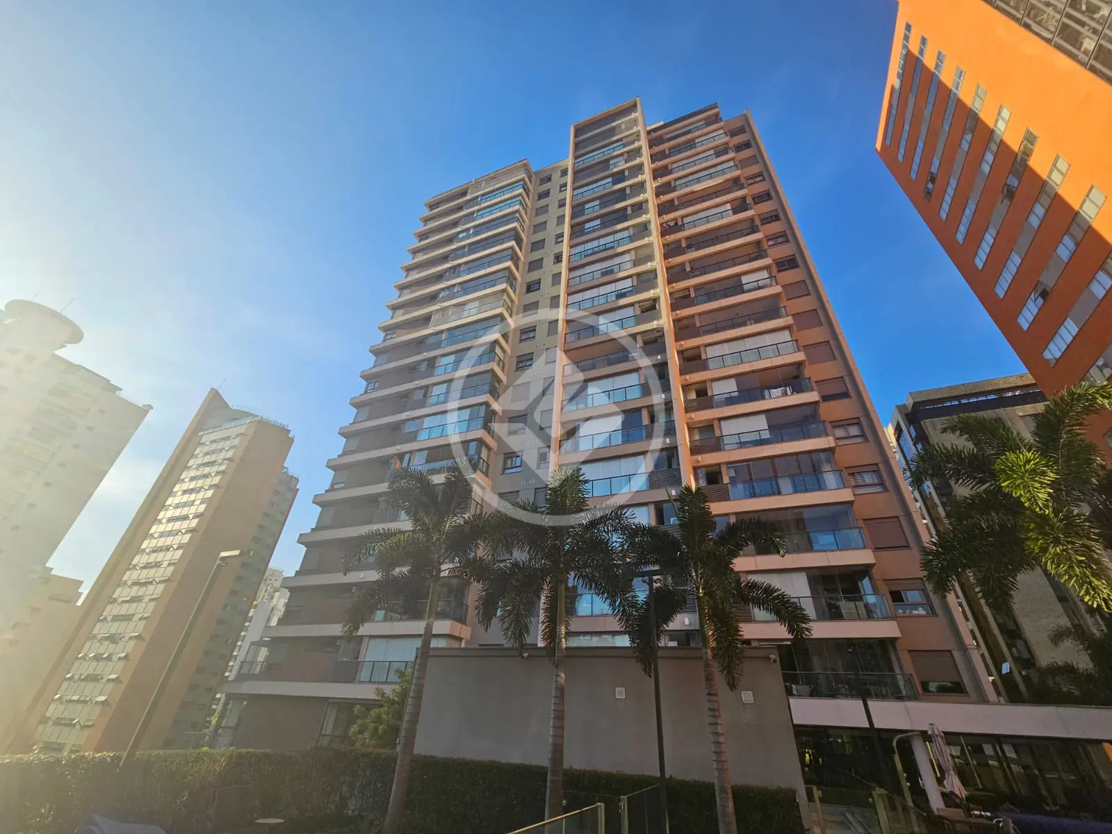 Apartamento a venda em Moema - 2 quartos - 1 suíte - 1 vaga - 77m²