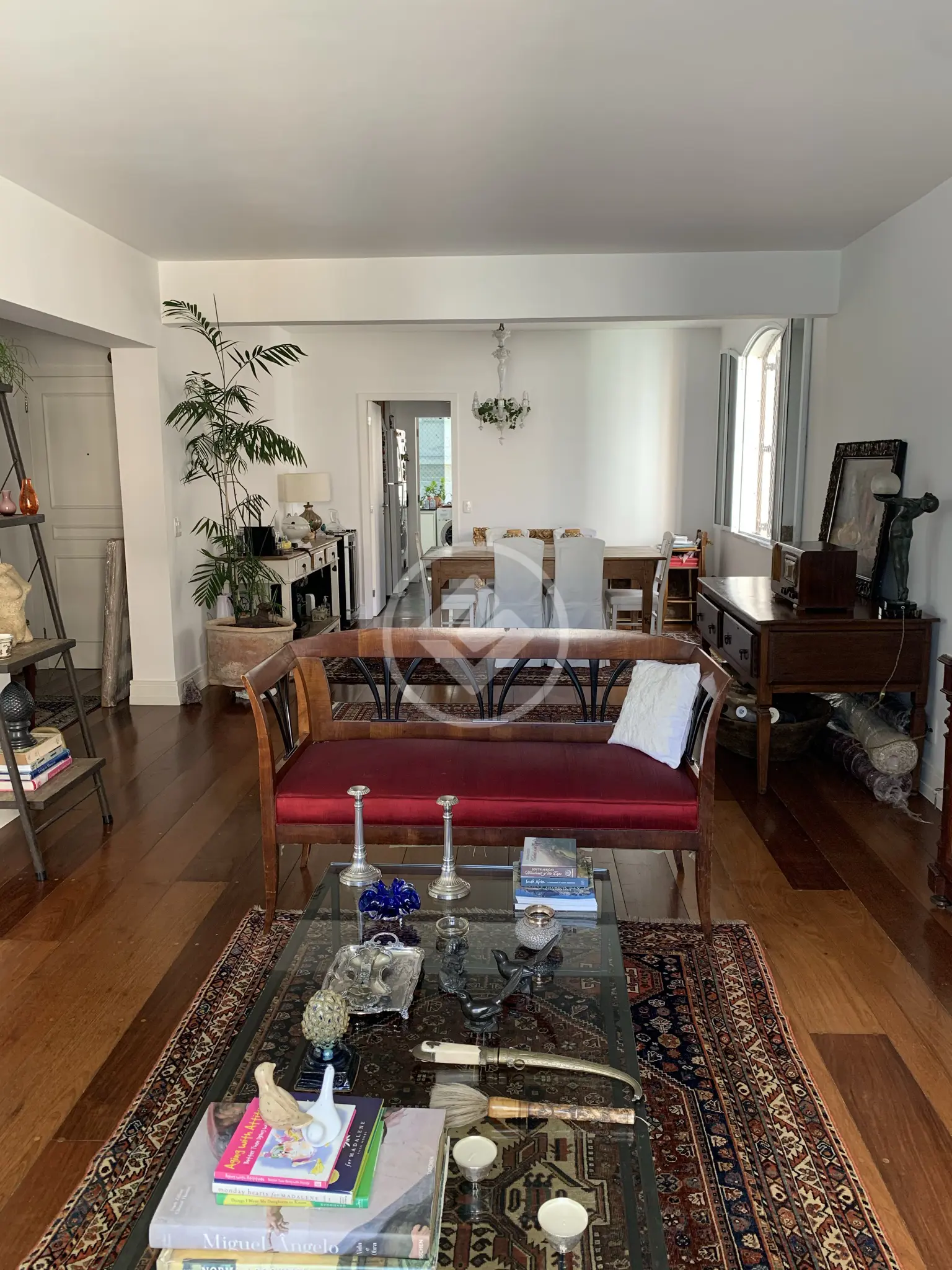 Itaim Bibi - Condomínio Tapinas, Apartamento de 160m² com 2 suítes, 2 vagas.