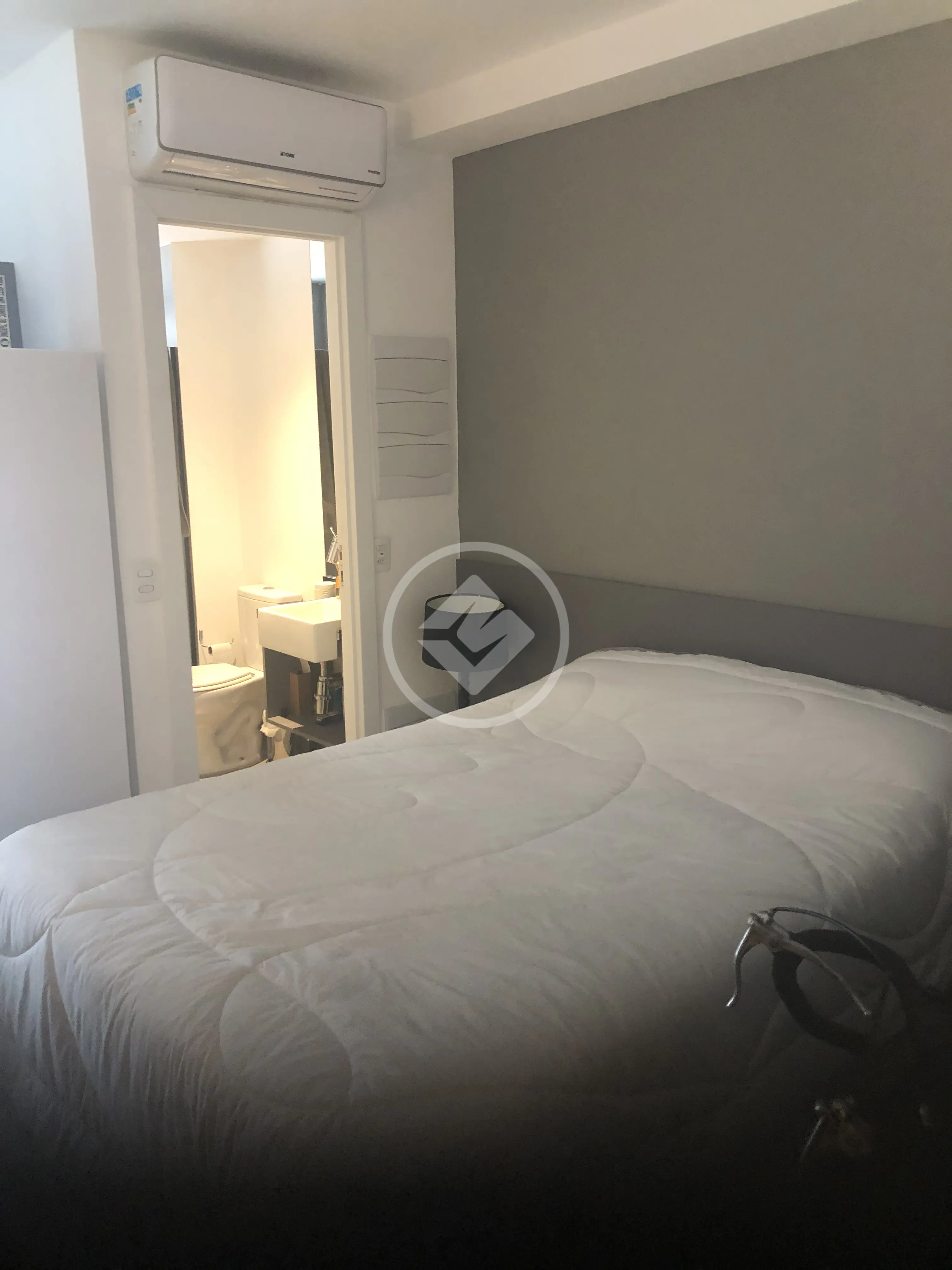 Vendo Studio 25m2, mobiliado, infraestutura e ao lado da estação Eucaliptos