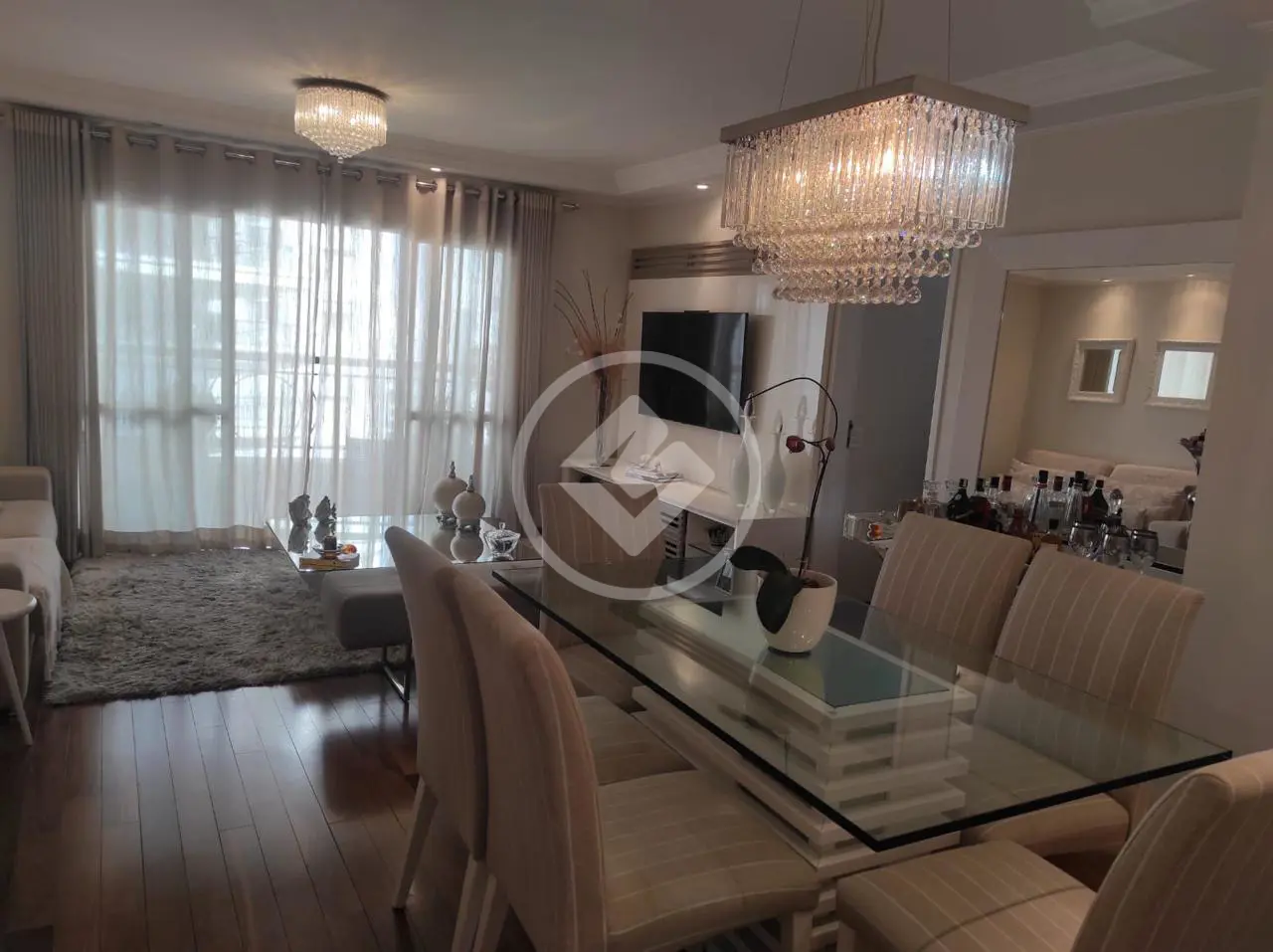 Vendo apartamento de 3 quartos e suíte no Le Quartier Moema