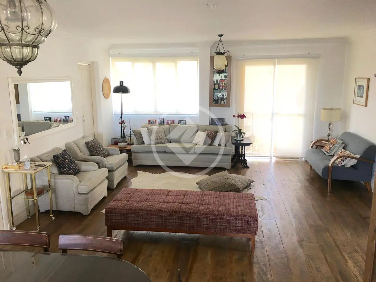 Vendo apartamento com 3 dormitórios sendo 2 suites COM VARANDA na Vila Romana