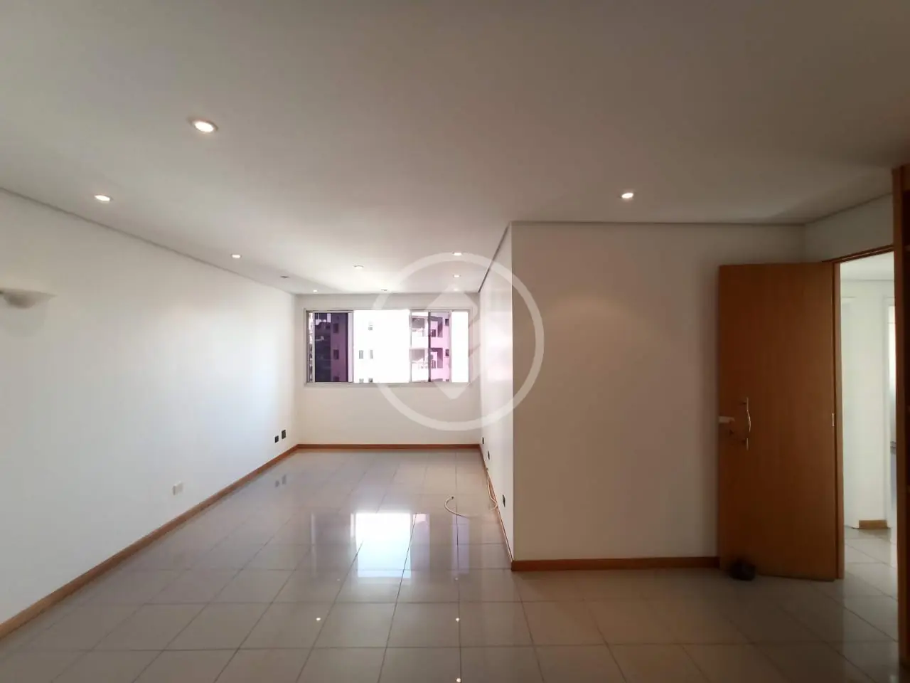 Apartamento Reformado para Venda em Moema, 100 m², 3 quartos, 3 Banheiros, 1 Vaga.