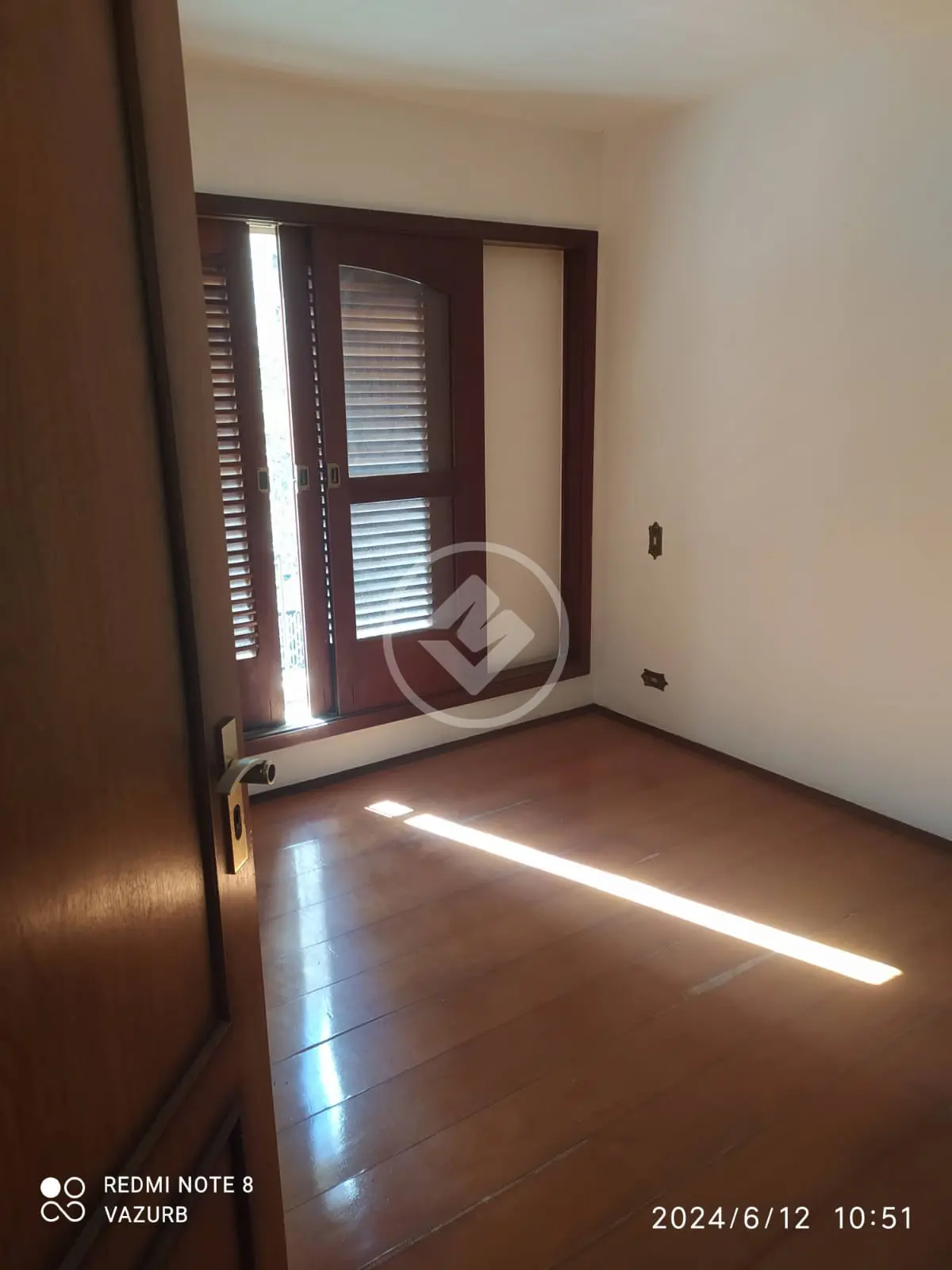 apartamento de 138m², 3 dormitórios, 4 banheiros e 1 vaga de garagem