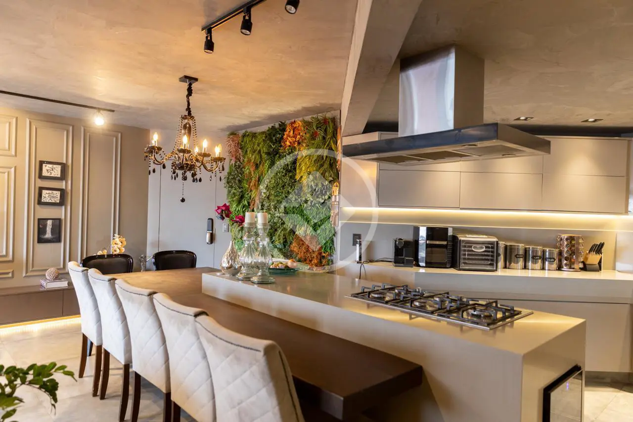Apartamento à venda em Moema, 3 dormitórios, 2 vagas