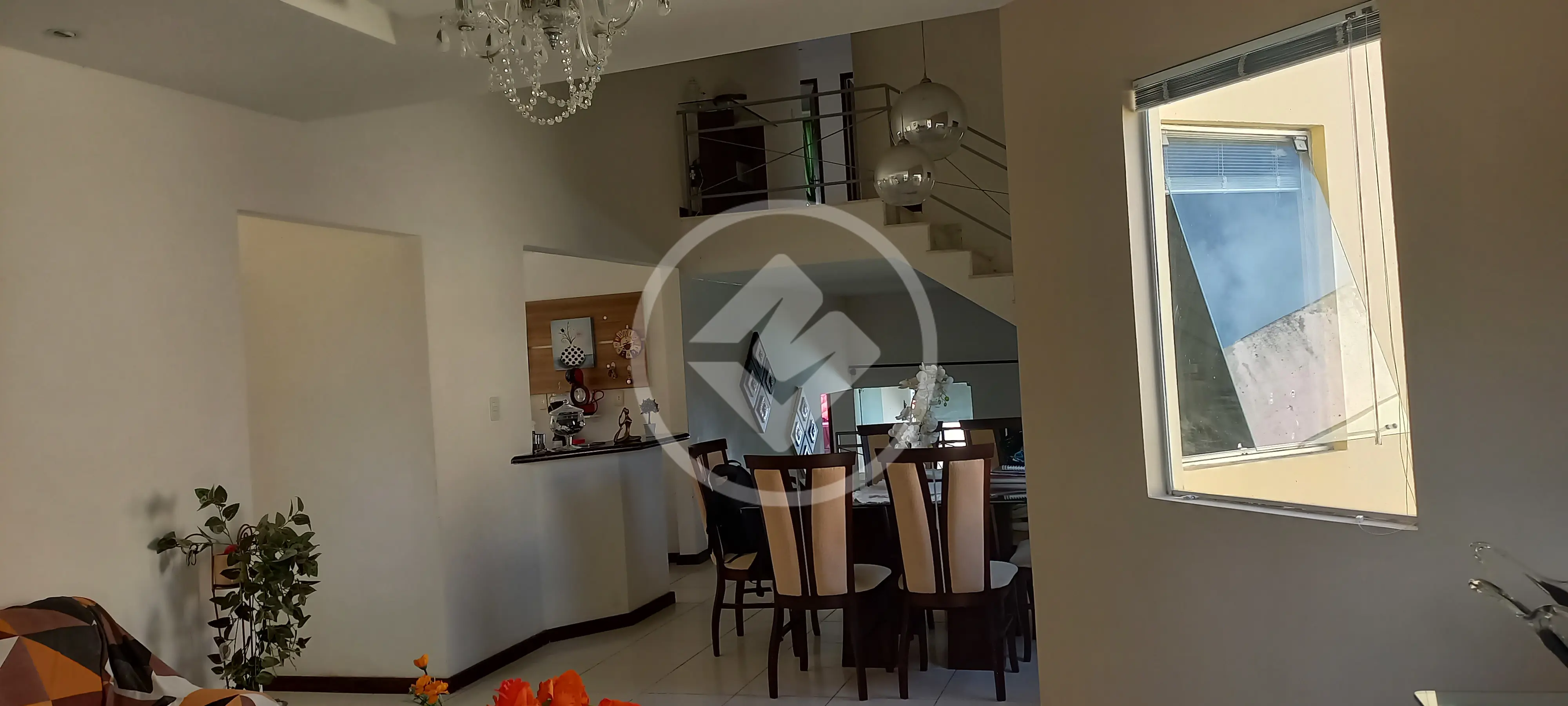 Casa Duplex com 191m² 4/4 sendo 2 suítes | Buraquinho Lauro de Freitas