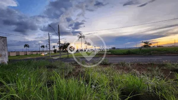 Terreno à venda – 488 m² - Bairro Alto Umuarama - Uberlândia/MG