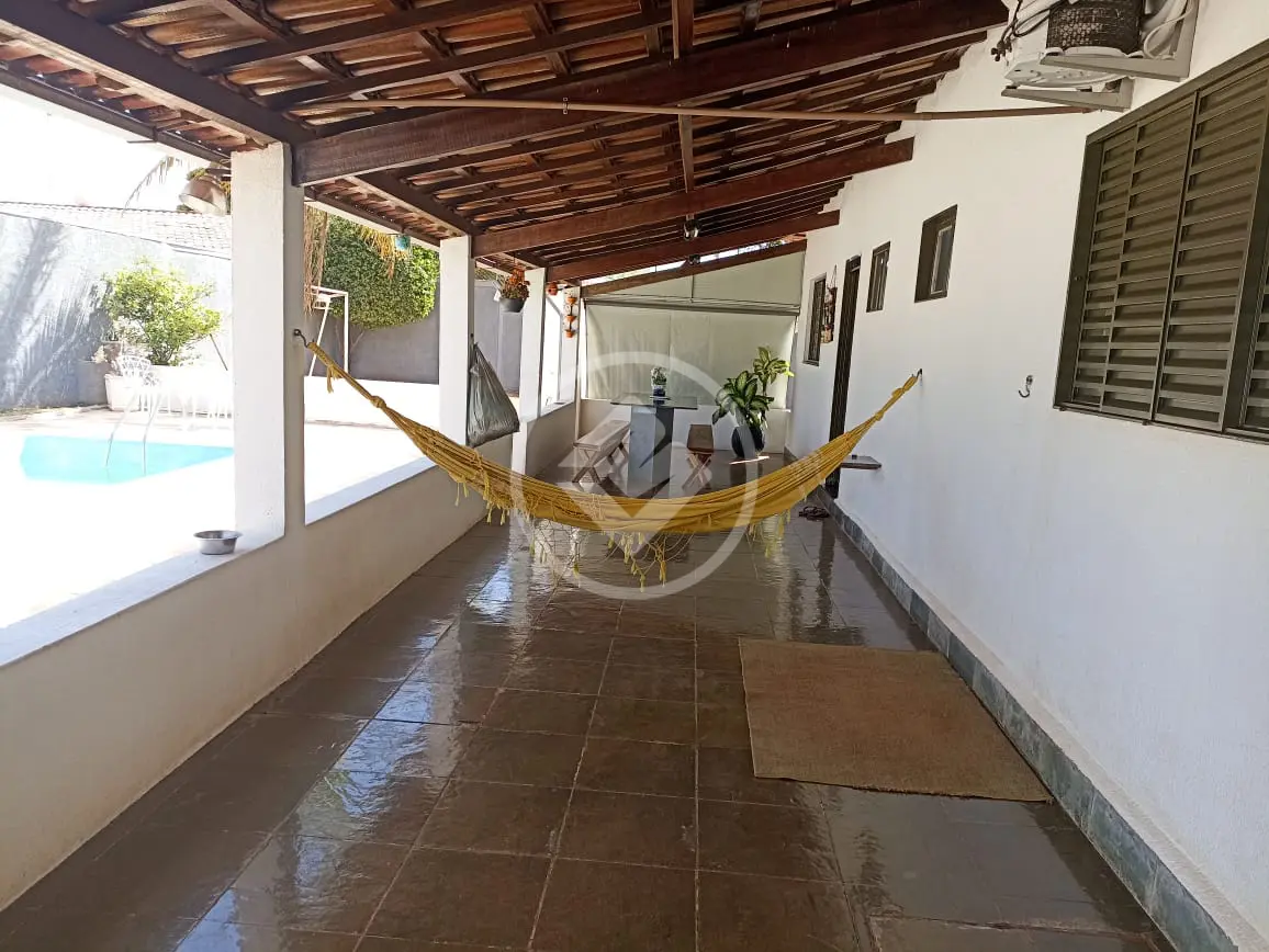 Casa à Venda com 3 Quartos, sendo 3 Suítes - 309 m² - Umuarama - Uberlândia/MG