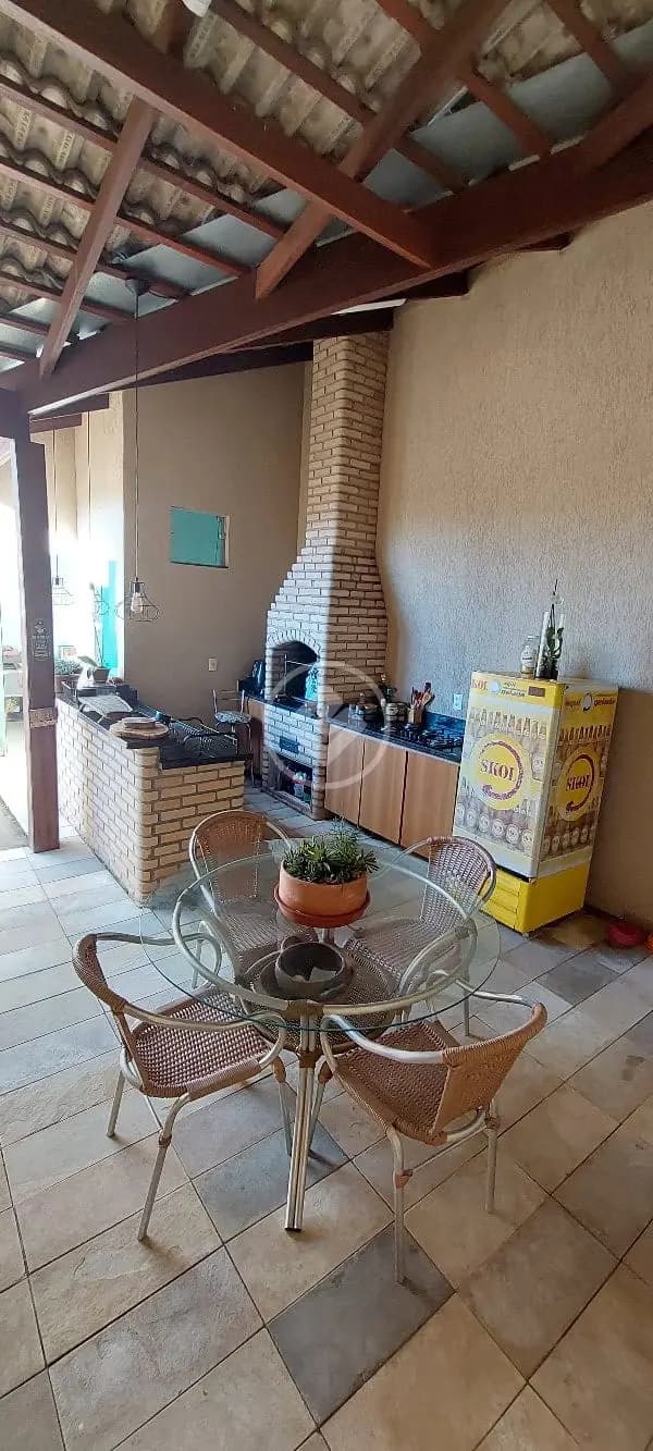 Casa à Venda com 3 Quartos, sendo 1 Suíte - 190 m² - Jardim Colina - Uberlândia/MG