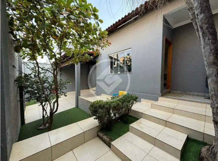 Casa à Venda com 3 Quartos, sendo 2 Suítes - 186m² - Tabajaras - Uberlândia/MG