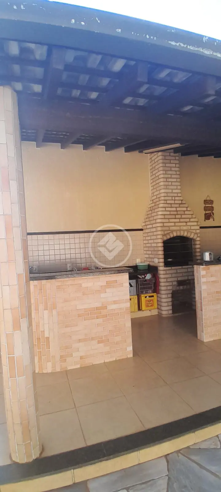 Sobrado à Venda com 4 Quartos, sendo 1 Suíte – 360 m² - Tabajaras - Uberlândia/MG