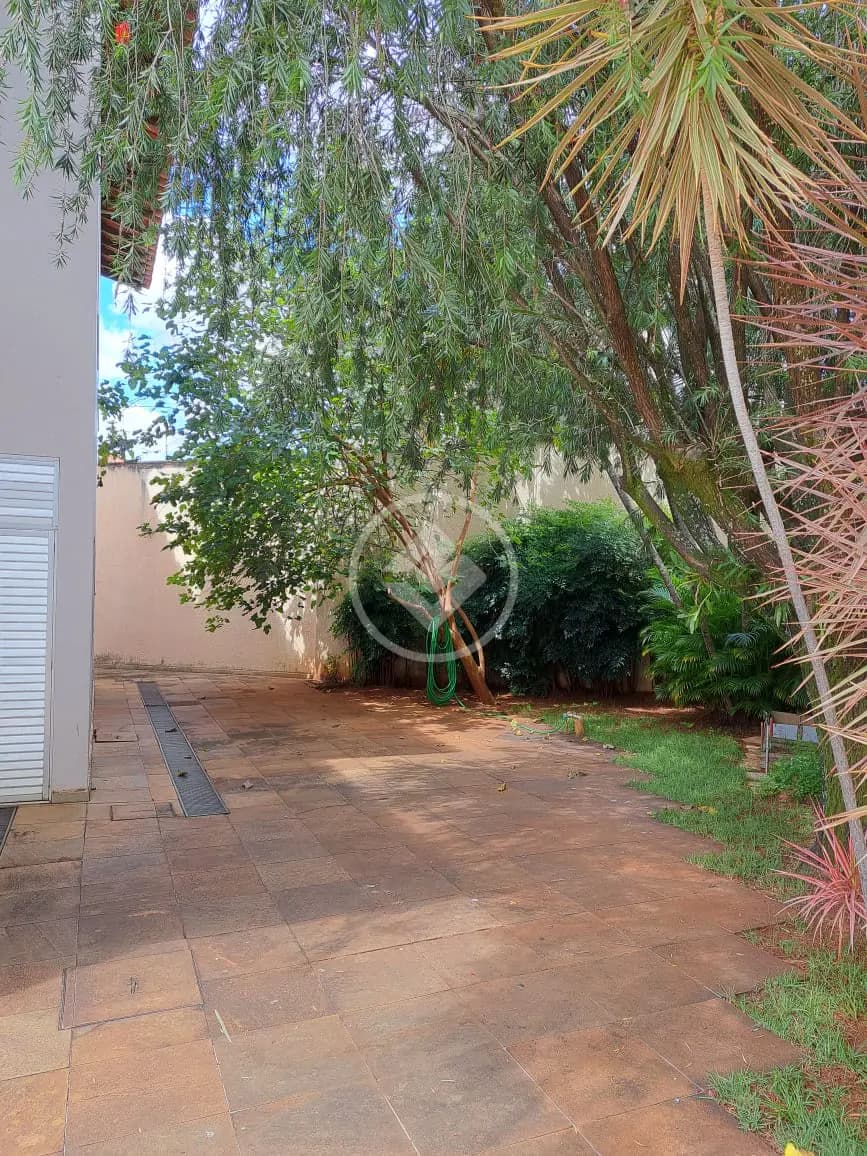 Sobrado 4 quartos no Martins, Uberlândia — foto 4 de 6