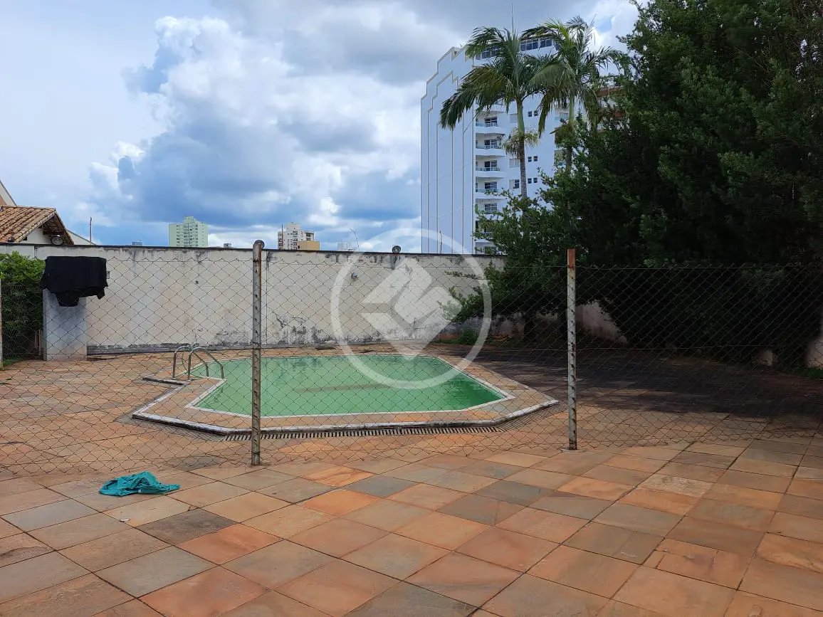 Sobrado 4 quartos no Martins, Uberlândia — foto 2 de 6