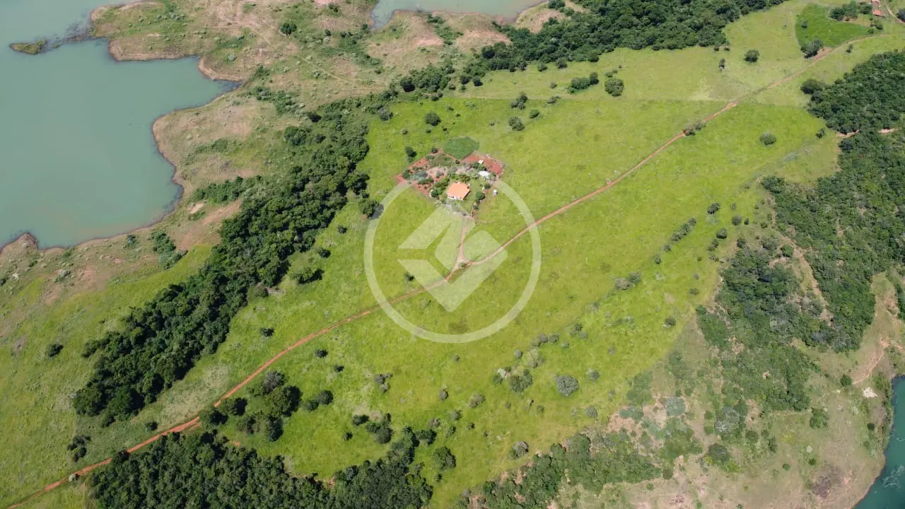 Fazenda no Rural, Pedrinópolis — foto 3 de 6