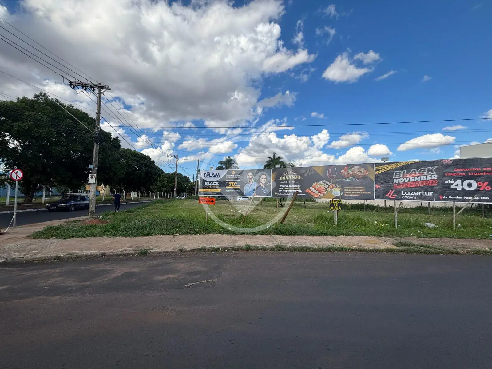 Terreno Comercial Jardim Karaíba, Uberlândia - MG — foto 1