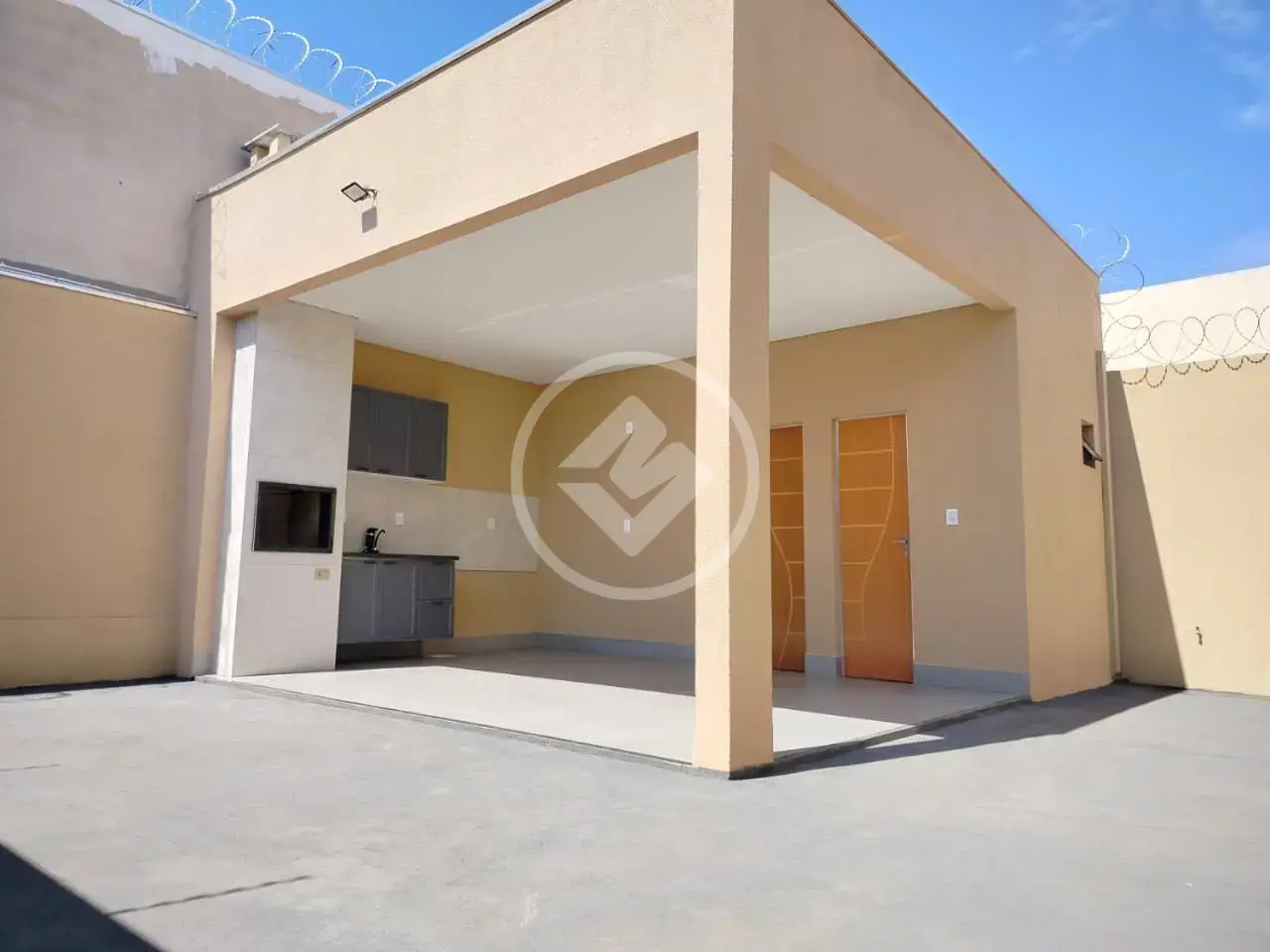 Casa à Venda com 3 Quartos, sendo 1 Suíte - 145 m² - Laranjeiras - Uberlândia/MG