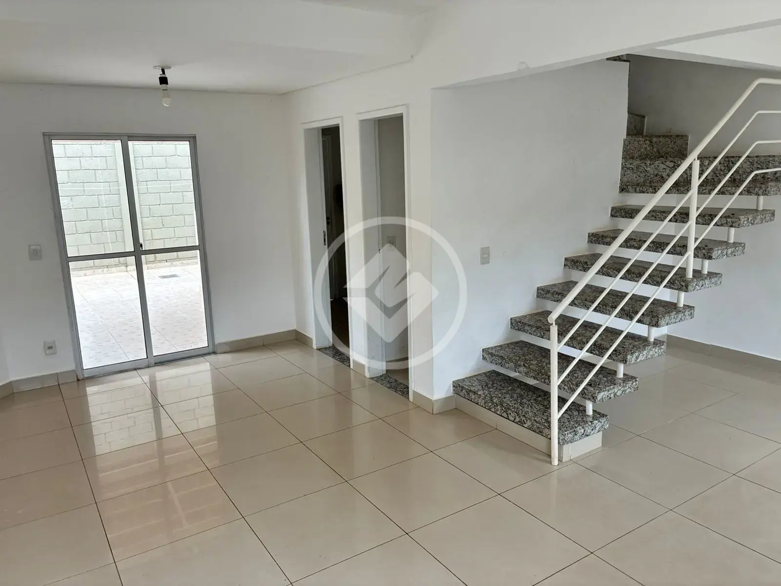 Sobrado Em Condomínio Jardim Sul, Uberlândia - MG — foto 2