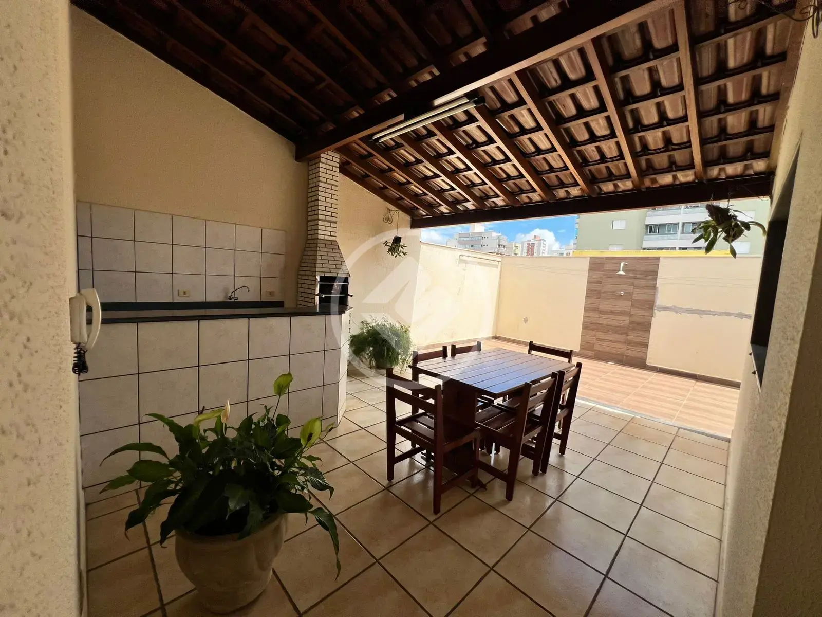 Sobrado Santa Mônica, Uberlândia - MG — foto 1