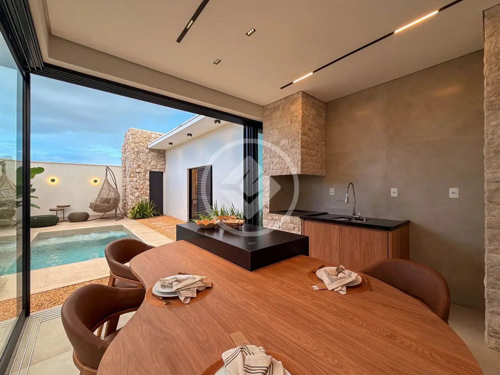 Casa Condomínio Laranjeiras, Uberlândia - MG — foto 1