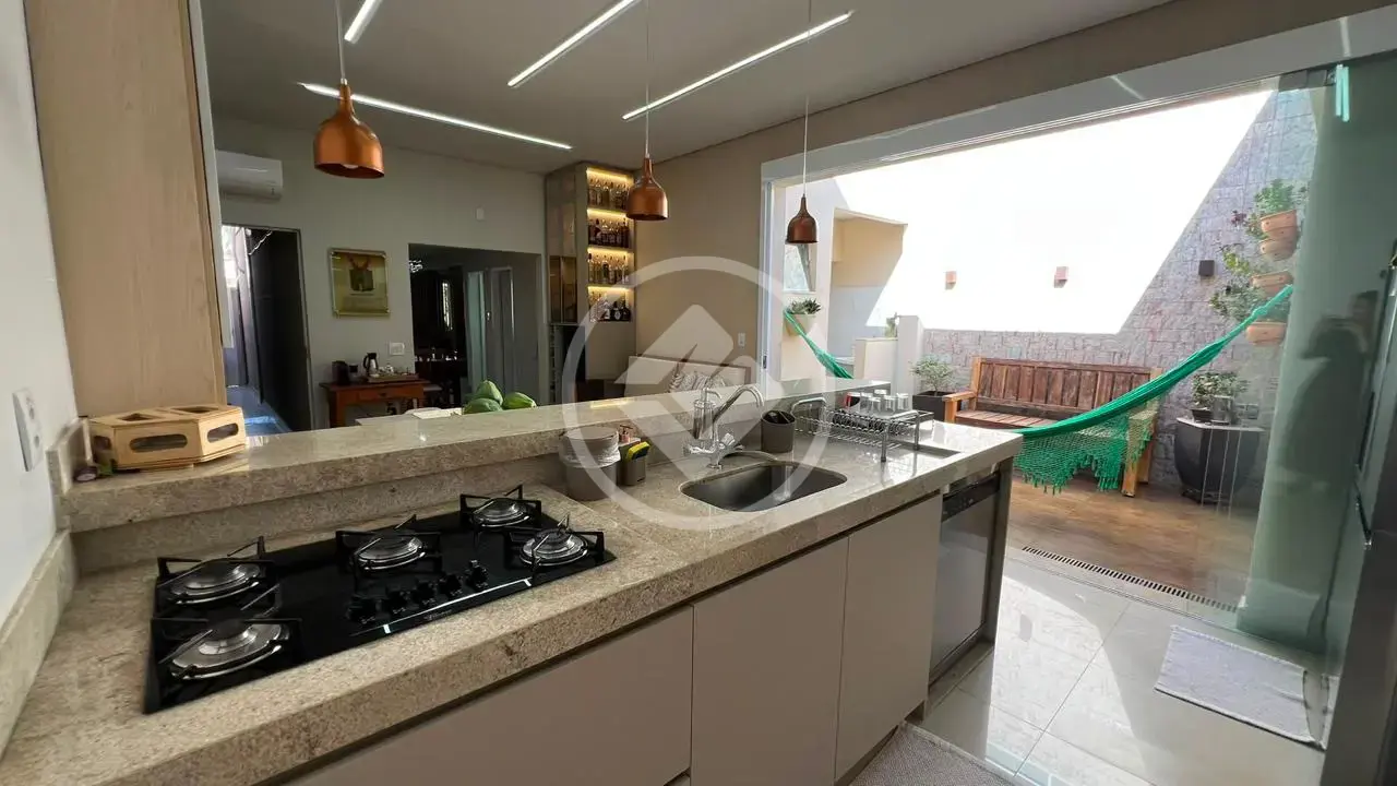 Sobrado Em Condomínio Jardim Sul, Uberlândia - MG — foto 2