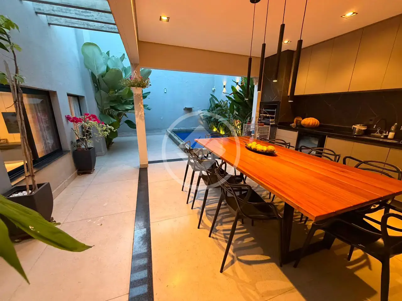 Sobrado 3 quartos no Lidice, Uberlândia — foto 2 de 6