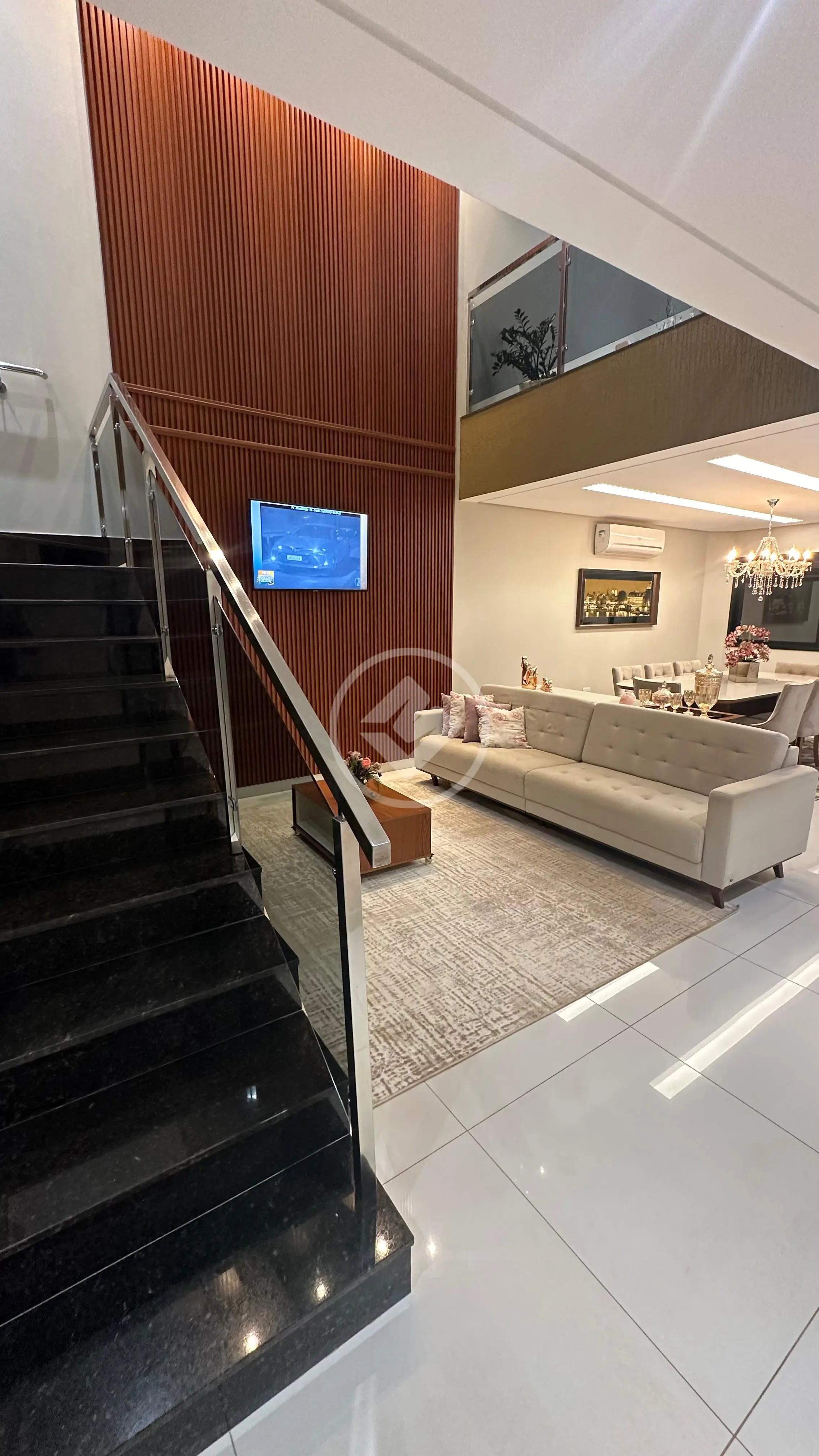 Sobrado 4 quartos no Santa Mônica, Uberlândia — foto 5 de 6