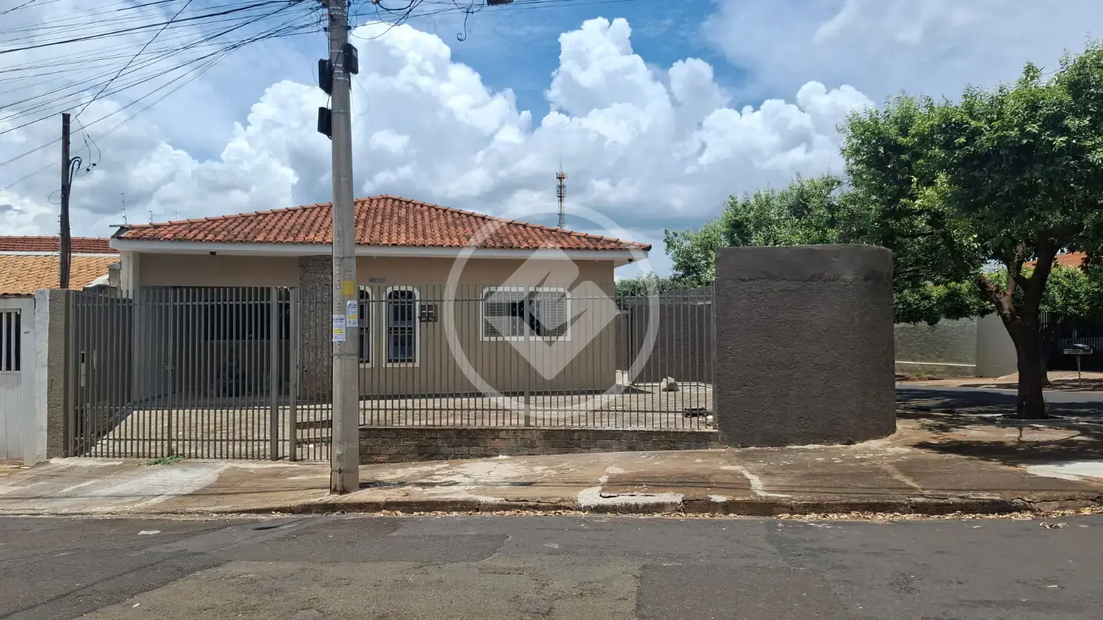CASA 3 DORMITÓRIOS