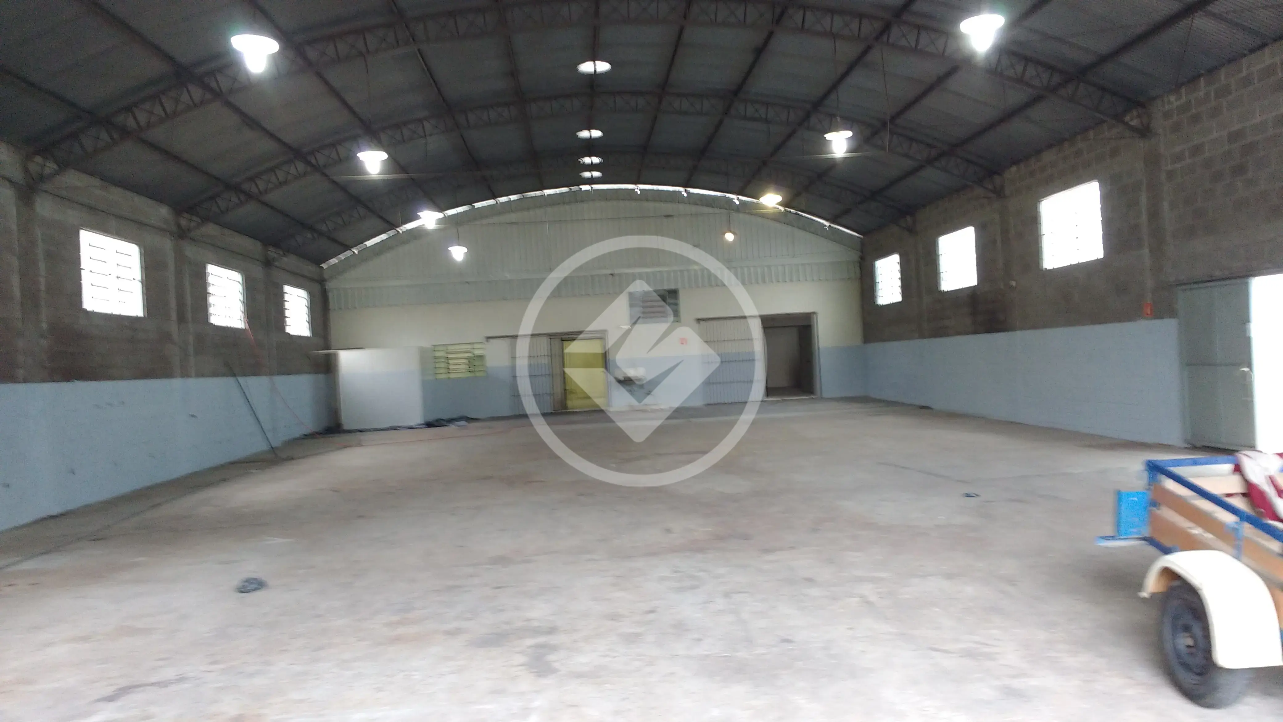 Galpão Industrial / Comercial A Venda no Bairro Chácaras Reunidas em São Jose dos Campos - Área Total 1000m² Área Galpão 770 m² - R$ 3.400.000,00 - Aceita Permuta