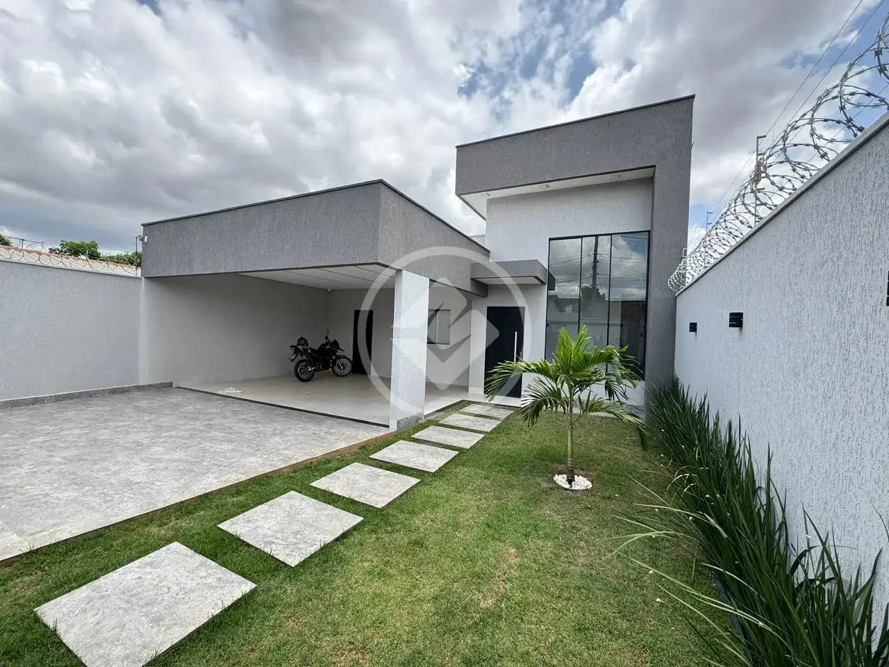 Casa Jardim Florença, Aparecida de Goiânia - GO — foto 1