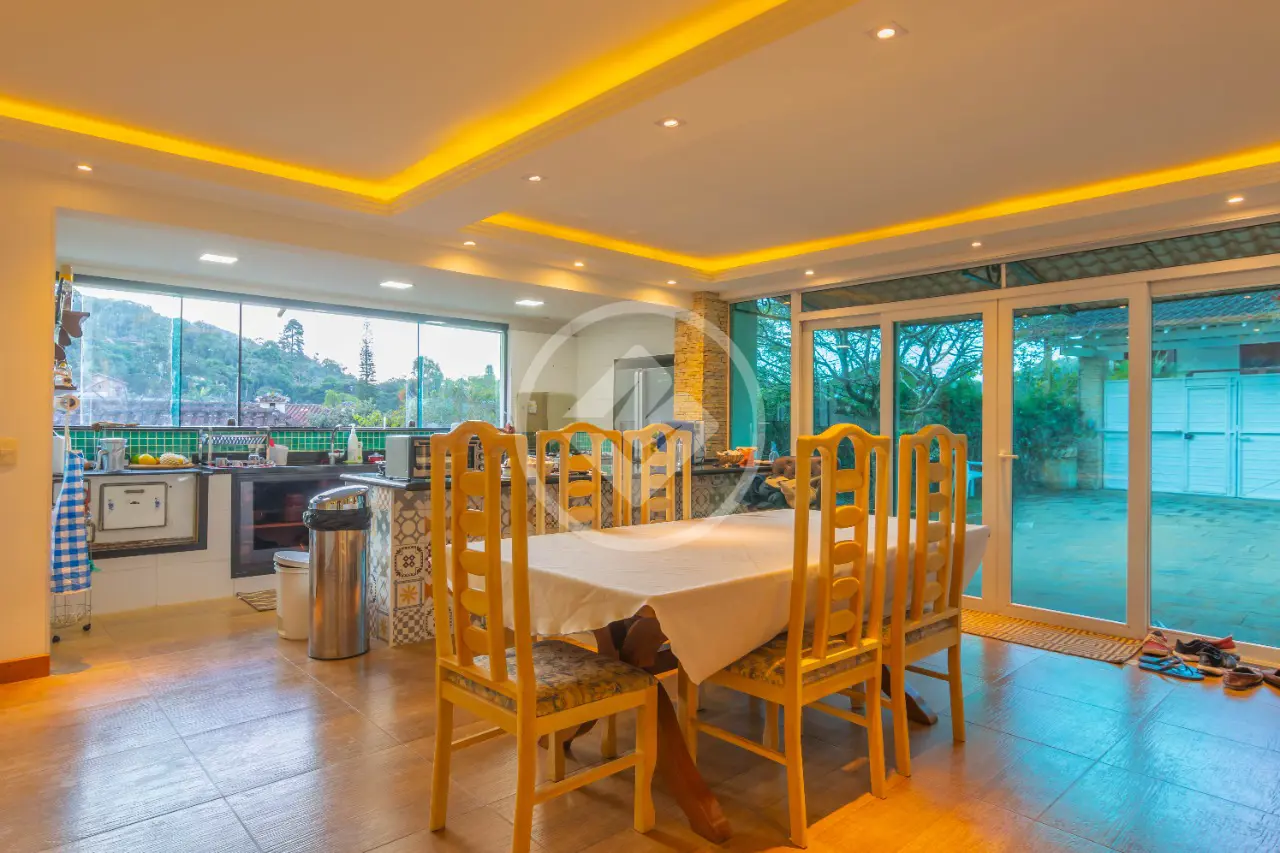 Casa dos Sonhos na Gleba VII – Conforto, Natureza e Sofisticação no Comary