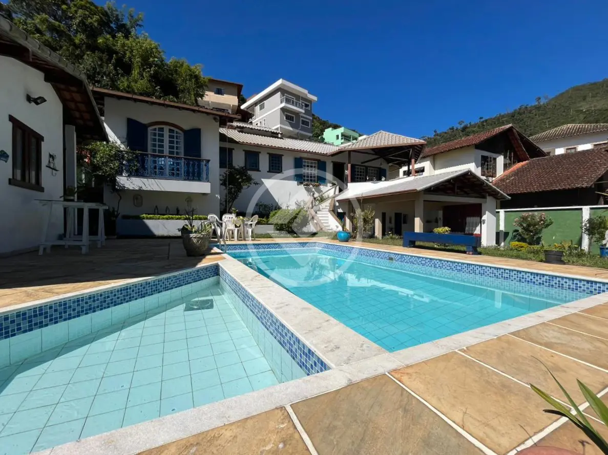 Casa com QUATRO Quartos à venda, 170 m² por R$ 1.350.000 - Tijuca - Teresópolis/RJ