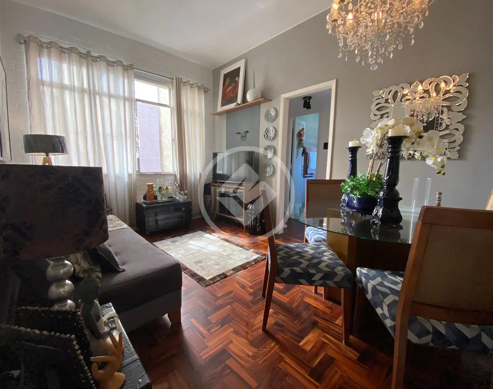 Apartamento belíssimo no Alto, ao lado da Feirinha de Teresópolis-Rio de Janeiro.