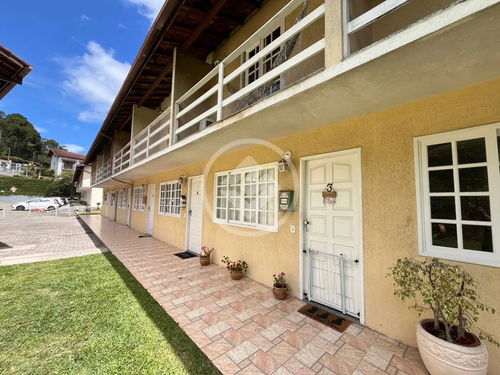Casa geminada duplex à venda, 2 Quartos, 2 Banheiros, 1 Vaga, Bom Retiro-RJ