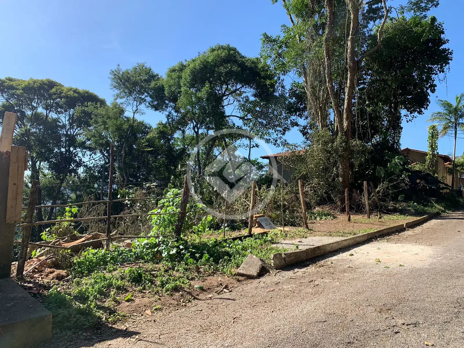 Terreno à venda em Iucas com 752m² - R$ 220.000 - Teresópolis/RJ