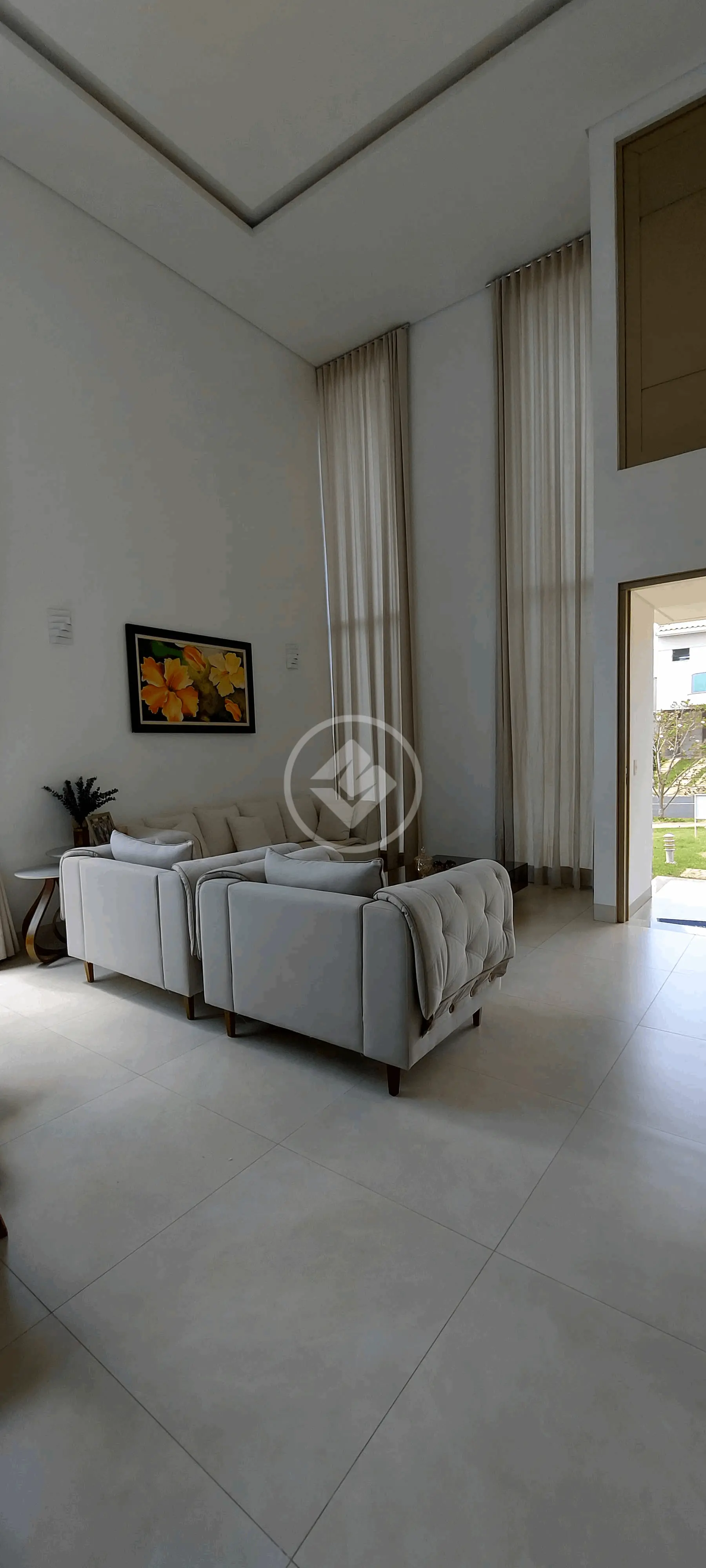 Sobrado em condomínio à venda com 3 quartos, sendo 3 suítes – 278 m²- Aclimação - Uberlândia/MG